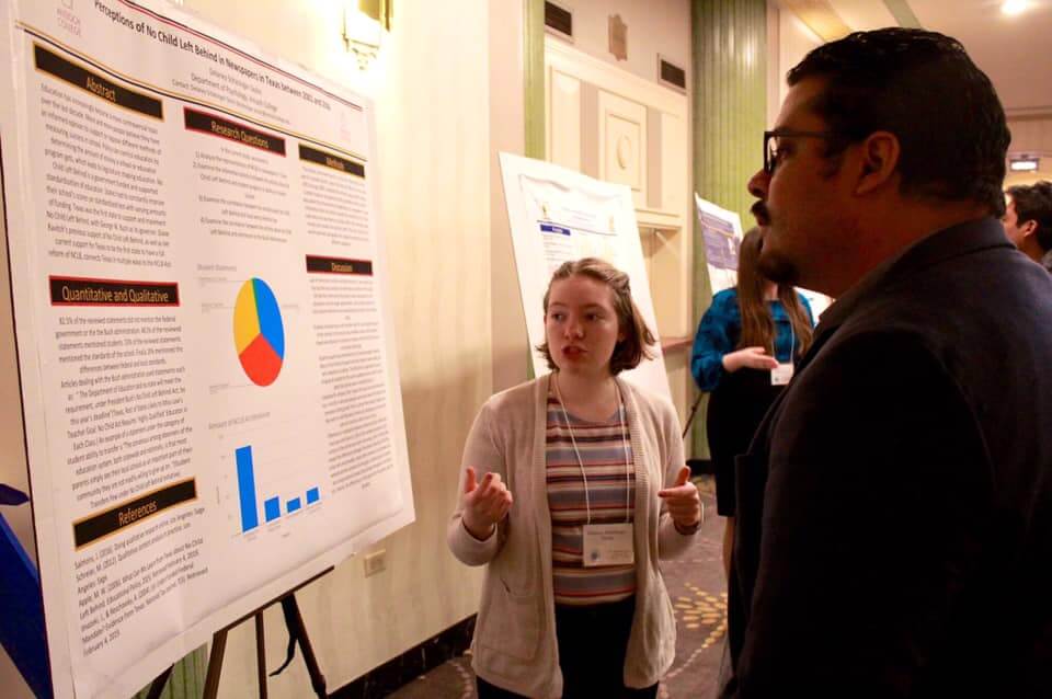 Delaney Schlesinger-Devlin ’22 presenting her research poster titled, "Perceptions of No Child Left Behind in Newspapers in Texas between 2001 and 2006," at the 111th Annual Meeting of the Southern Society for Philosophy and Psychology in March 2019.