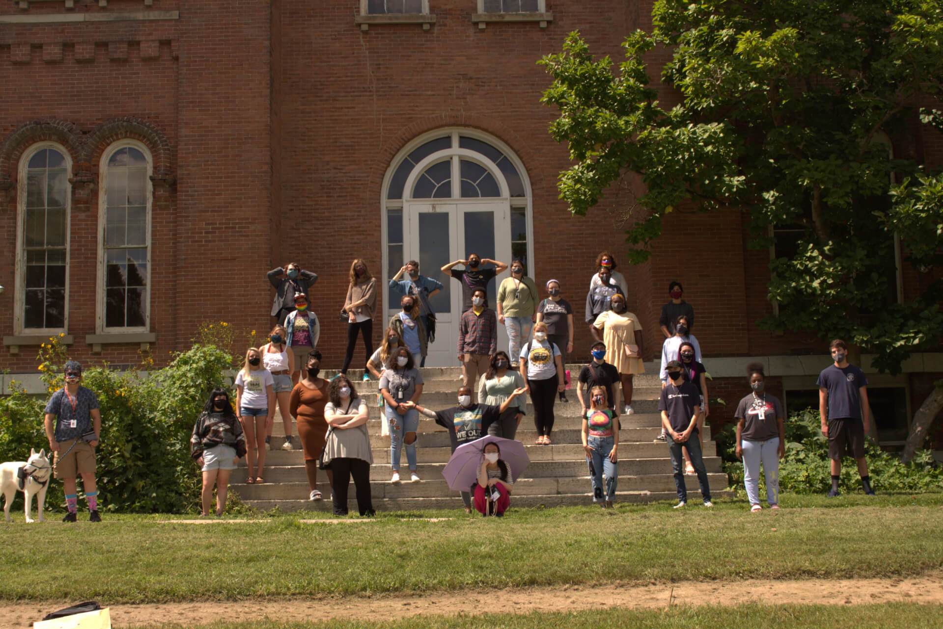 picture of some of our new students on the steps of Main Building during Orientation weekend
